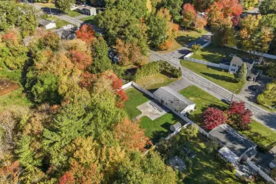 36 Meadowood Dr, Dartmouth, MA 02748 - Photo 15