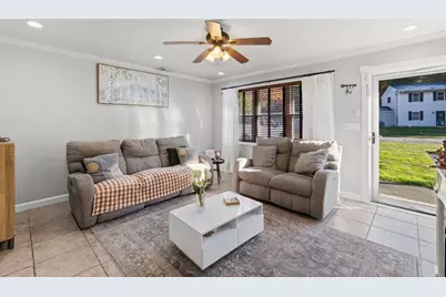 36 Meadowood Dr, Dartmouth, MA 02748 - Photo 25