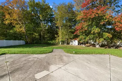 36 Meadowood Dr, Dartmouth, MA 02748 - Photo 41