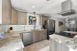 29 Reservoir St, Fall River, MA 02723 - Photo 7