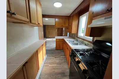 997 Bedford St #2, Fall River, MA 02723 - Photo 5