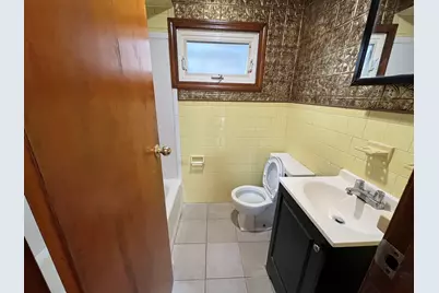 997 Bedford St #2, Fall River, MA 02723 - Photo 11