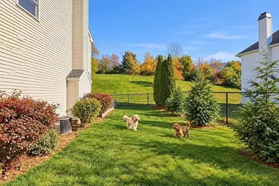93 Robert Road, Marlborough, MA 01752 - Photo 5