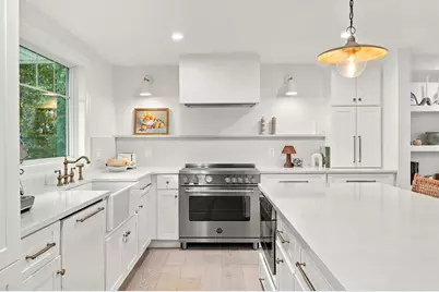 20 Edgewood Rd, Marblehead, MA 01945 - Photo 7