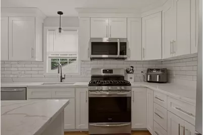 724 Woodman St, Fall River, MA 02724 - Photo 9