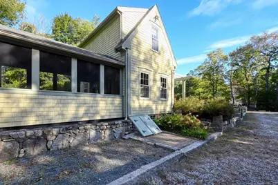 240 Oldham Street, Pembroke, MA 02359 - Photo 9