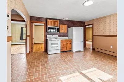 20 Roger St, Southbridge, MA 01550 - Photo 7