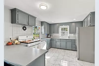 258 Goodwin St, Fall River, MA 02724 - Photo 3