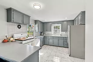 258 Goodwin St, Fall River, MA 02724 - Photo 3