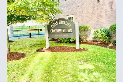 185 Essex Street #4D, Melrose, MA 02176 - Photo 3