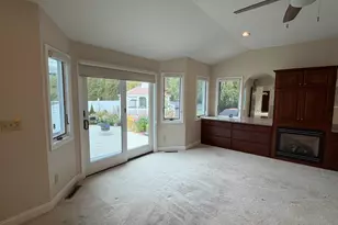 25 Wayne Memorial Dr, Dartmouth, MA 02747 - Photo 15
