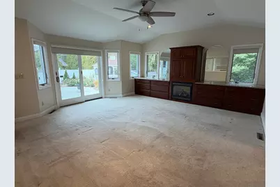 25 Wayne Memorial Dr, Dartmouth, MA 02747 - Photo 11