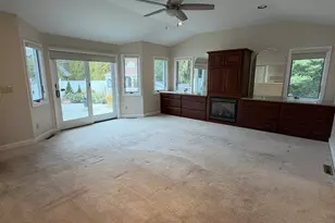 25 Wayne Memorial Dr, Dartmouth, MA 02747 - Photo 11