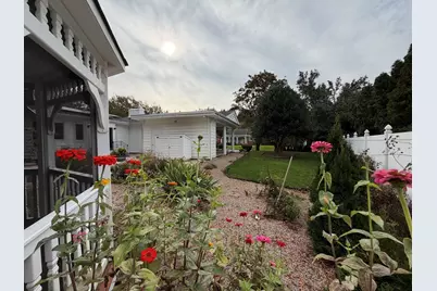 25 Wayne Memorial Dr, Dartmouth, MA 02747 - Photo 33