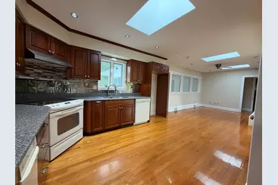 25 Wayne Memorial Dr, Dartmouth, MA 02747 - Photo 5
