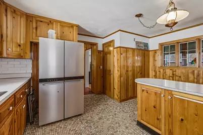 196 Sargeant St, Holyoke, MA 01040 - Photo 17