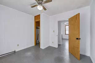 196 Sargeant St, Holyoke, MA 01040 - Photo 23