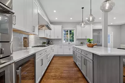 611 Centre St #1, Newton, MA 02458 - Photo 5