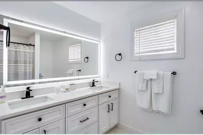 25 Hampden Rd, Falmouth, MA 02536 - Photo 5