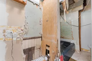 15 Nonquit St, Boston, MA 02125 - Photo 17