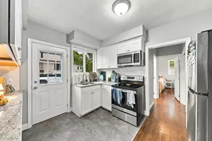655 Gardners Neck Road, Swansea, MA 02777 - Photo 31