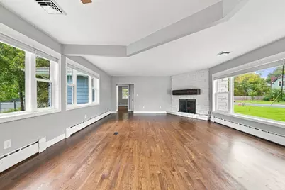 655 Gardners Neck Rd, Swansea, MA 02777 - Photo 17