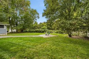 655 Gardners Neck Road, Swansea, MA 02777 - Photo 41