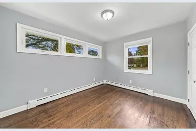 655 Gardners Neck Rd, Swansea, MA 02777 - Photo 19