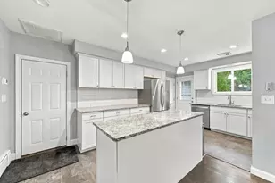 655 Gardners Neck Road, Swansea, MA 02777 - Photo 9