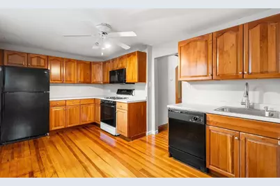 6 Martin St, Saugus, MA 01906 - Photo 9