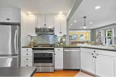 8 Elmwood Circle, Peabody, MA 01960 - Photo 13