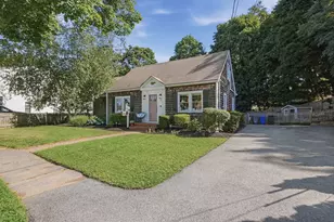 8 Elmwood Cir, Peabody, MA 01960 - Photo 3
