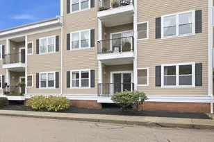 989 East St, Dedham, MA 02026 - Photo 3