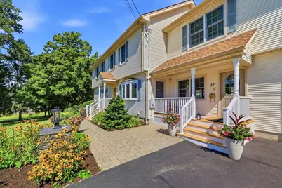 37 Upland Rd, Holyoke, MA 01040 - Photo 3