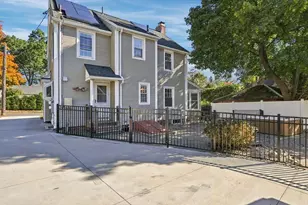 14 Windsor Pl, Longmeadow, MA 01106 - Photo 3