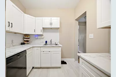 120 Longhill St #3C, Springfield, MA 01108 - Photo 5
