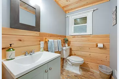 7 Lawndale Ave, Saugus, MA 01906 - Photo 11