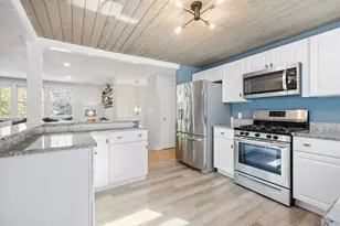 631 Central St, Holliston, MA 01746 - Photo 11