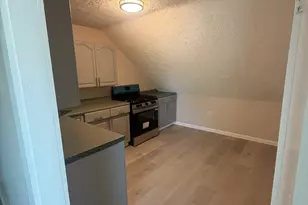 721 Kempton St, New Bedford, MA 02740 - Photo 9