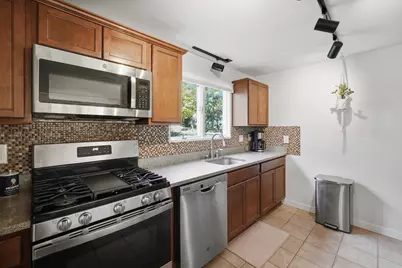 11 Forest Hill Dr, Worcester, MA 01609 - Photo 5