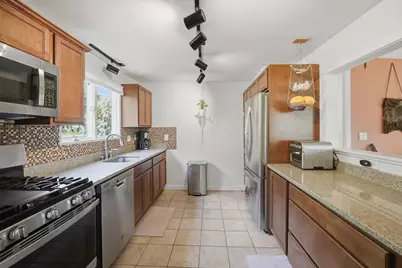 11 Forest Hill Dr, Worcester, MA 01609 - Photo 3
