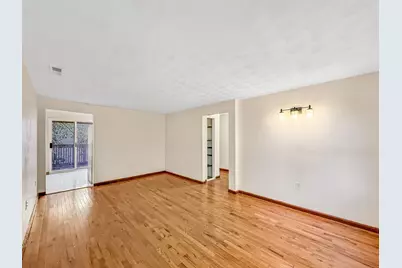 204 Bremen St #3, Boston, MA 02151 - Photo 5