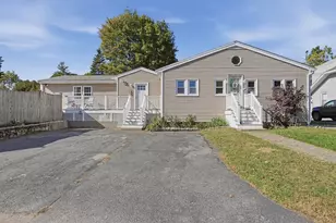 165 Lake Shore Dr, Weymouth, MA 02189 - Photo 1