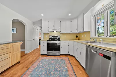 57 Wilbur Ave, Arlington, MA 02476 - Photo 9