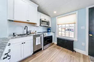 8 Bungalow Ln, Wareham, MA 02532 - Photo 11