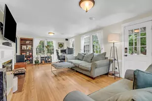 20 Pleasant St, Lunenburg, MA 01462 - Photo 11