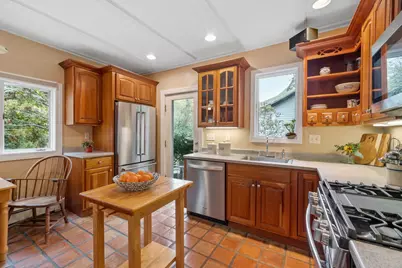 112 Orris St, Melrose, MA 02176 - Photo 11