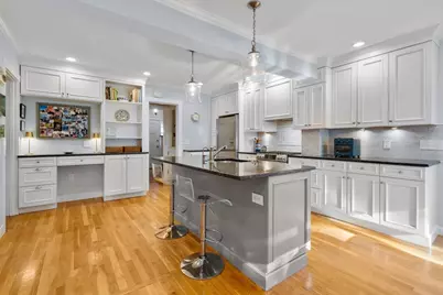 18 Woodlawn Ave, Wellesley, MA 02481 - Photo 11