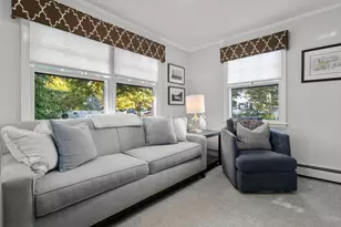 18 Woodlawn Ave, Wellesley, MA 02481 - Photo 9