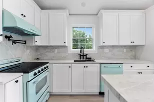 10 Shore Dr, Wrentham, MA 02093 - Photo 7